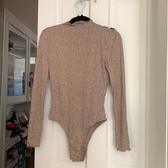 SHEIN Lettuce Trim Rib-knit Bodysuit in taupe. Size medium. Worn once! - Picture 1 of 2